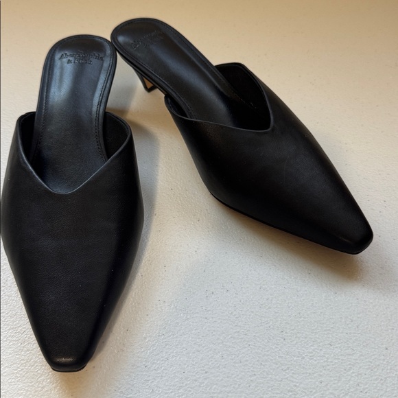 Abercrombie & Fitch black Pointed Toe Kitten Heel Mule Sandals size 8 - Picture 3 of 6